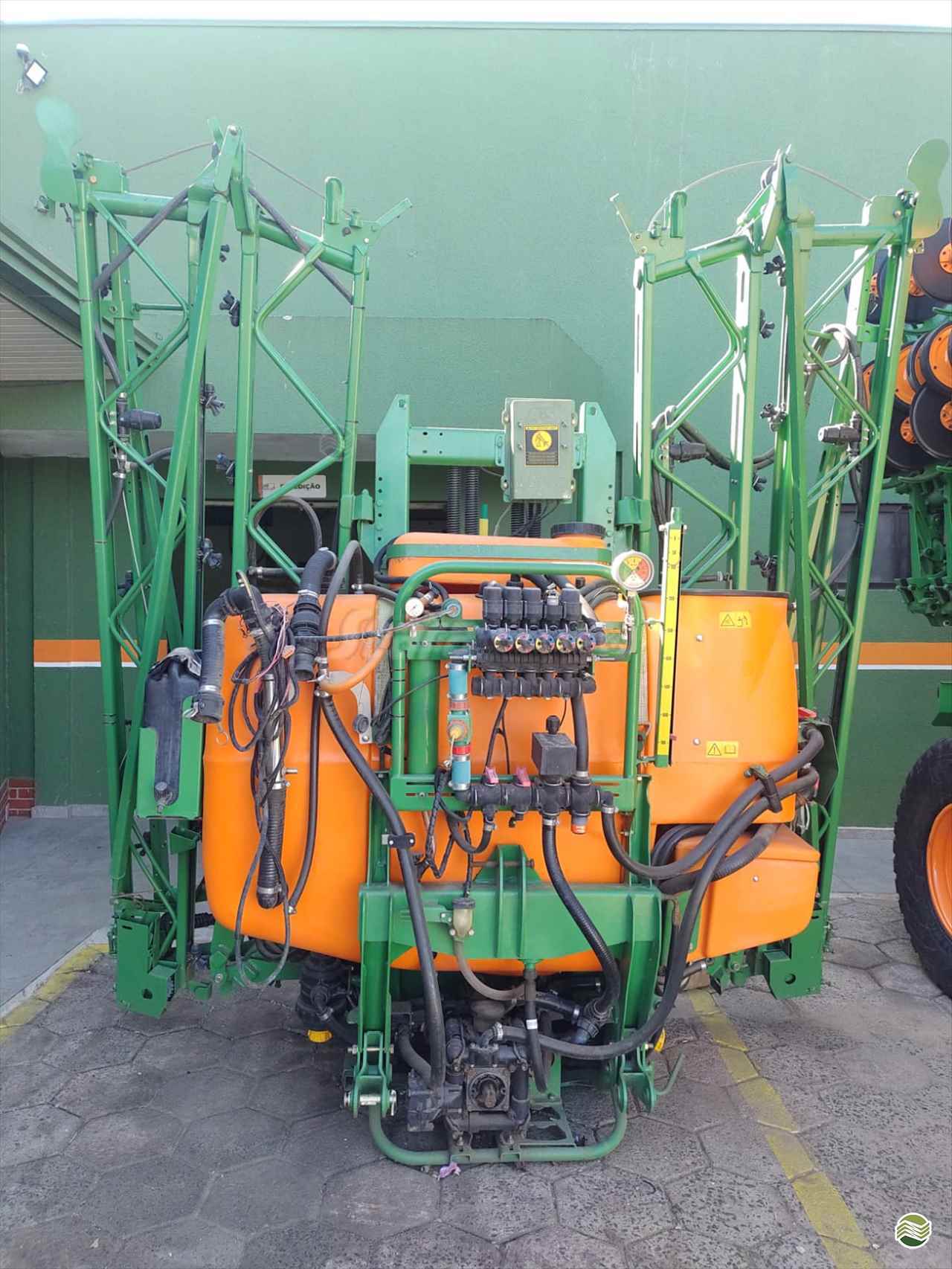 PULVERIZADOR STARA CORISCO 700 Acoplado Hidráulico Rolatrek Implementos Agrícolas - Stara CASTRO PARANÁ PR